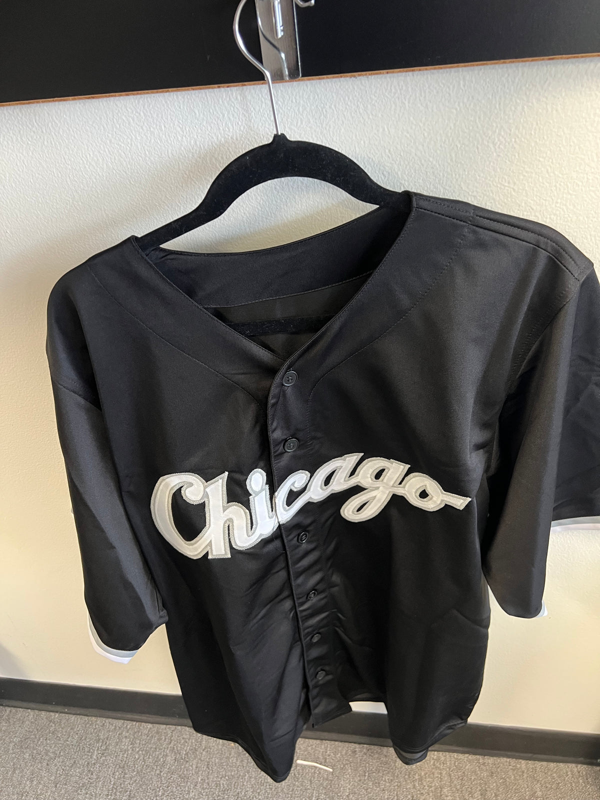 Ozzie Guillen Autographed Jersey "85 AL ROY" Black w/ JSA COA