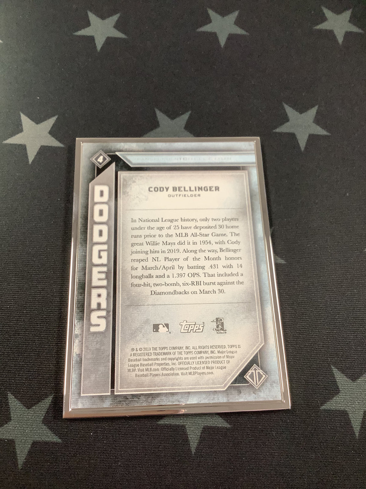 2019 CODY BELLINGER TRANSCENDENT COLLECTION BASEBALL #4 /100