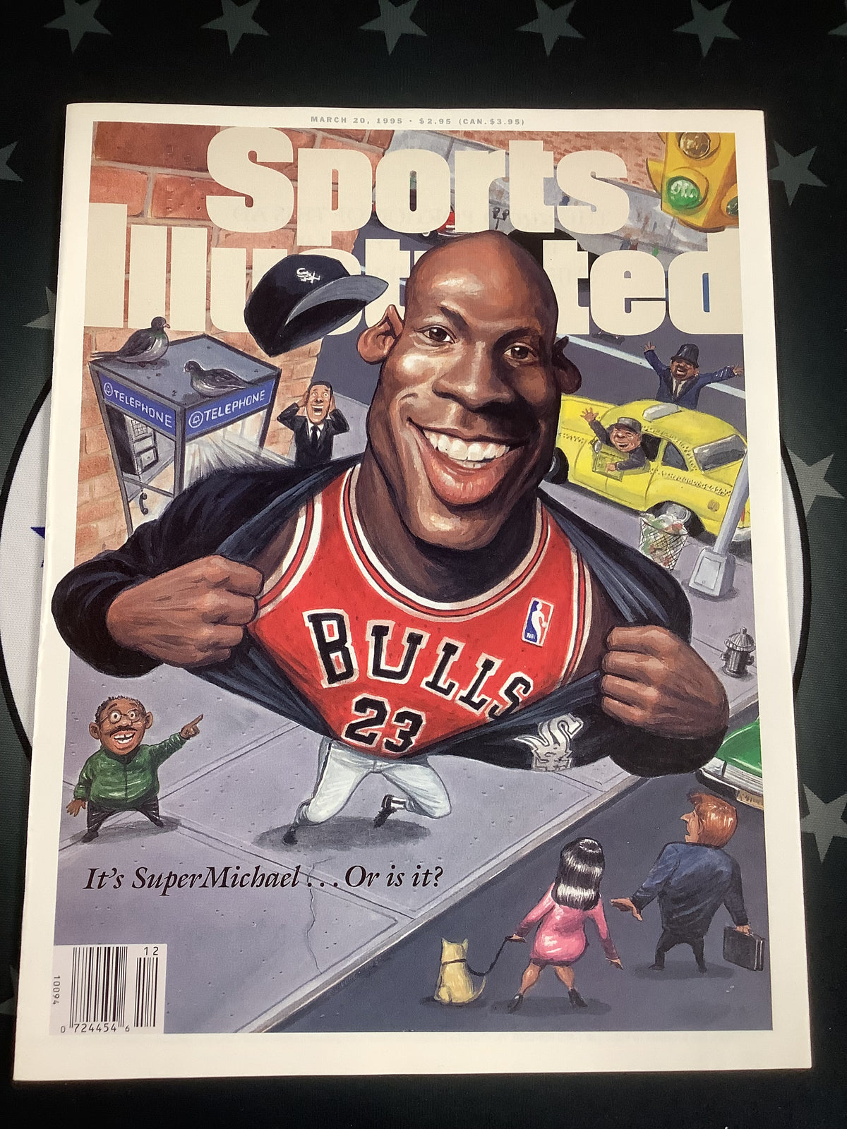 SPORTS ILLUSTRATED CHICAGO BULLS MICHAEL JORDAN IT&#39;S SUPER MICHAEL... OR IS IT? MAGAZINE