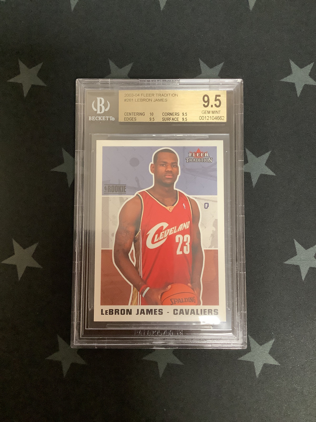 2003-04 Fleer Tradition LeBron James Rookie #261 GEM MINT BGS 9.5