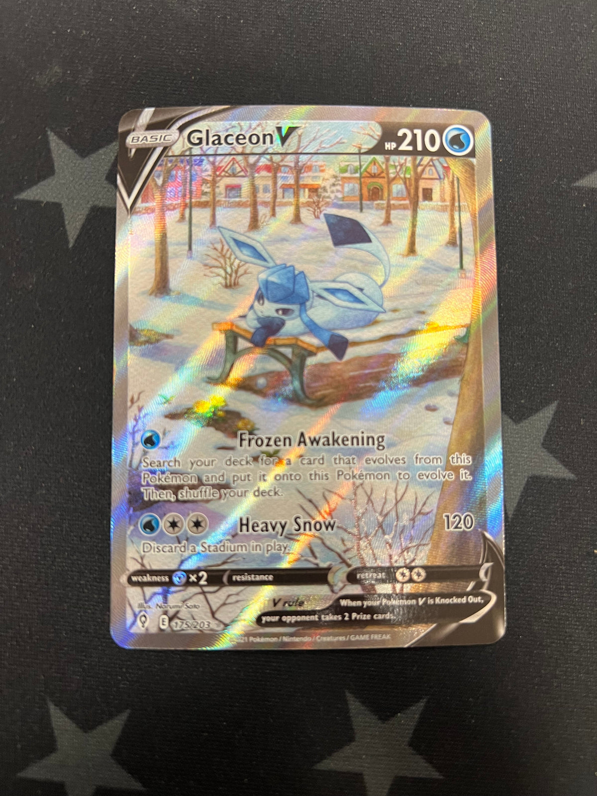 2021 Pokemon Glaceon V 175/203 (Alt. Art) Evolving Skies